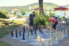 Schach spielen Hotel Zur Muehle.jpg